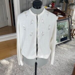 Vintage 50s/60s White Cardigan with Beaded Flowers - M